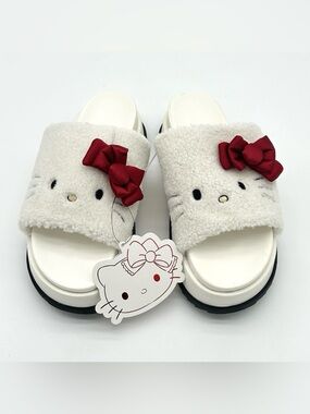 Hello Kitty Plush Slippers Shoes Forever 21 Kawaii Sanrio Sandals Size 8 NWT